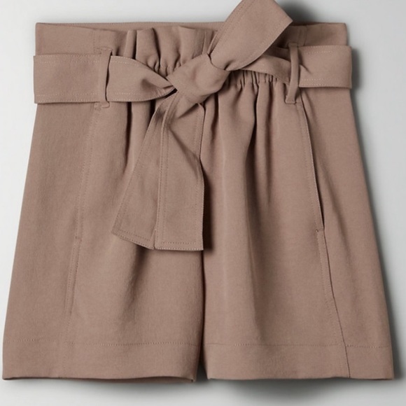 Aritzia paper bag shorts - Picture 1 of 4